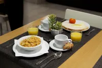 Hotel Sagrada Familia - พร้อมอาหารเช้า