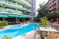 Hotel L&B- Free Parking - С бассейном