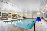 Comfort Inn Hotels in Clam Lake Township