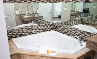 Diamond Bell Inn & Suites