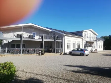 Hotel Kløver Es Отели в г. Tinglev