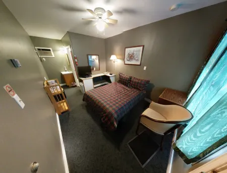 Bay Motel Отели рядом с достопримечательностью «Университет Ниписсинг»