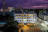 Sentrim Castle Royal Hotel Hotels near Swahili Cultural Centre