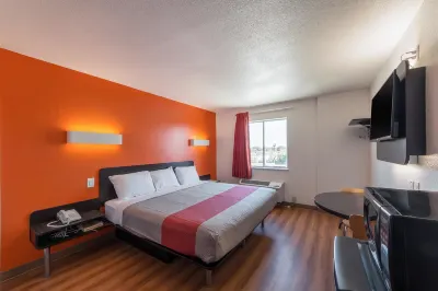 Motel 6-San Antonio, TX - Downtown - Alamo Dome Hotels in San Antonio