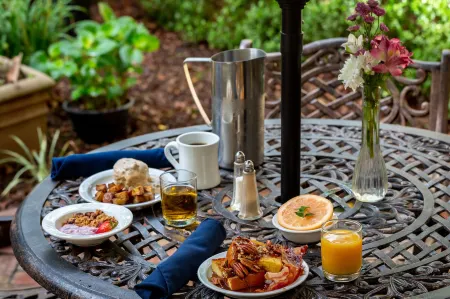 Eliza Thompson House, Historic Inns of Savannah Collection