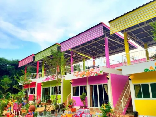Maiyok Resort Hotel a Distretto di Ko Sichang