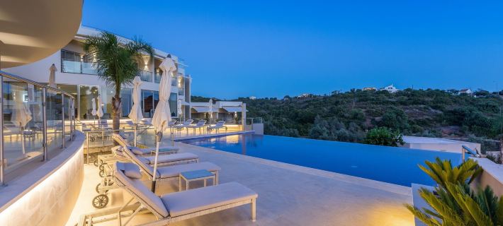 Caneiros Luxury House & Suites Hotels in Lagoa