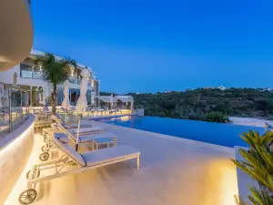 Caneiros Luxury House & Suites