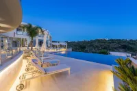 Caneiros Luxury House & Suites - piscina