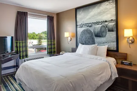 Super 8 by Wyndham Brandon MB Отели в г. Брандон