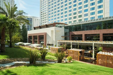 Corinthia Lisbon Отели рядом со станцией Сребреница