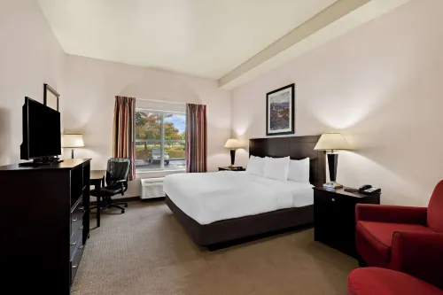Comfort Inn & Suites Creswell - Pools