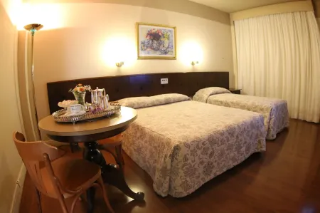 Village Hotel Отели в г. Понта-Гросса