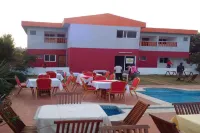 Iman's Hotel Boundiali - parking