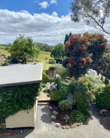 Karawatha Cottages B&B