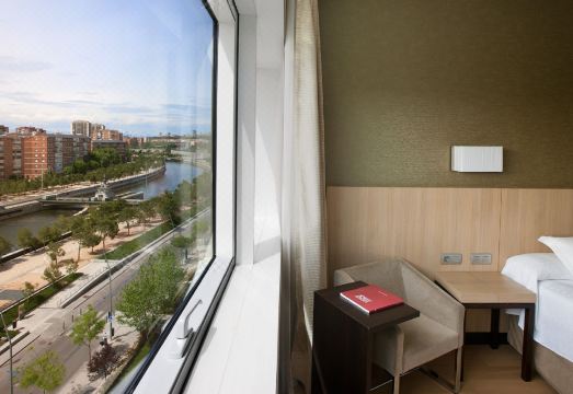 NH 마드리드 리베라 델 만자나레스