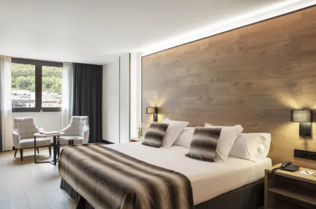 Acta Arthotel Отели рядом с достопримечательностью «Plaça de la Rotonda»