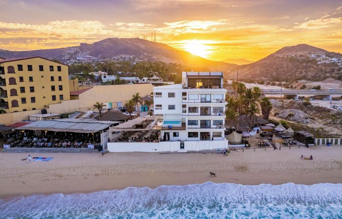 Cabo Break Hotel