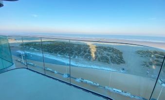 Beachside Stay with Views