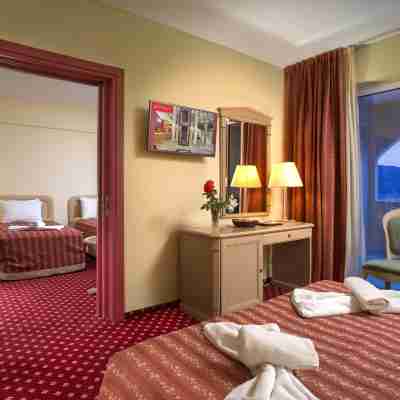 Angelika Pallas Hotel Rooms