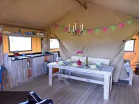 Carr's Hill Luxury Safari Tents - Pet friendly