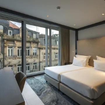 Porto Royal Bridges Hotel Отели рядом с достопримечательностью «Театр Колизей-Порту»