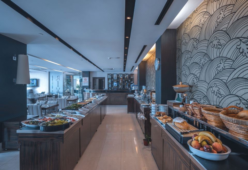 리바 레샤트베이 호텔 레스토랑