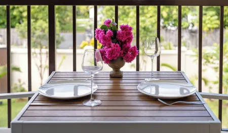 Creole Breeze Self Catering Apartments Отели в г. Маэ