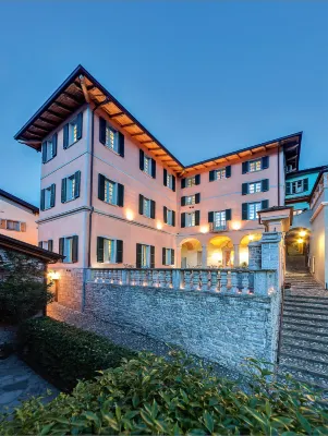 Palazzo Del Vicerè Hotels in Lezzeno