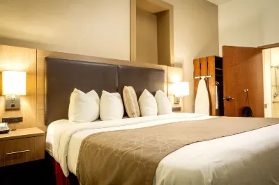 Historic Hotel Arvon Các khách sạn gần St. Ann Cathedral
