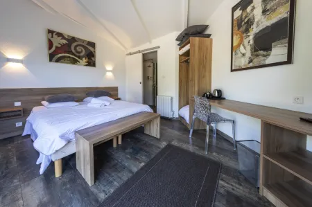 La Jalousie Отели в г. Барбери