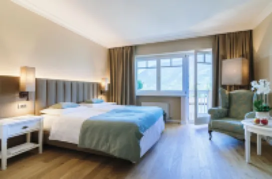 ホテル ピエンツェナウ アム シュロスパーク