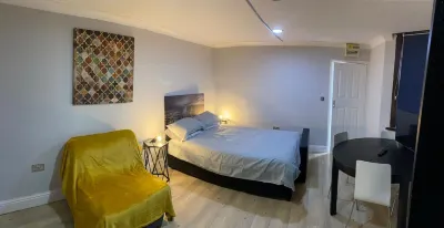 Dodi Apartment Các khách sạn ở Waltham Forest