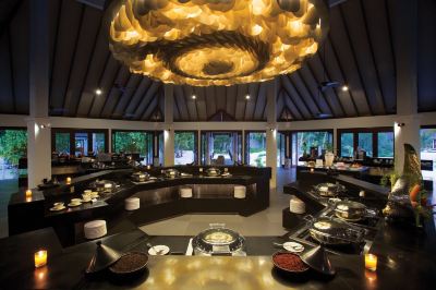 レストラン アトモスフィア カニフシ モルディブの写真