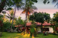 Bondalem Beach Club Отели в г. Сингараджа