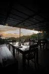 El Faro Containers Beach Hotel - sarapan