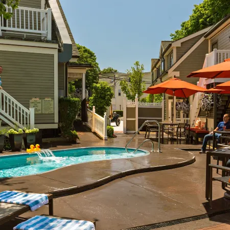 Crowne Pointe Historic Inn Adults Only