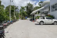 White Sand Samui Resort - parking