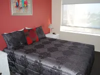 Surfside on the Beach Hotels in Buddina