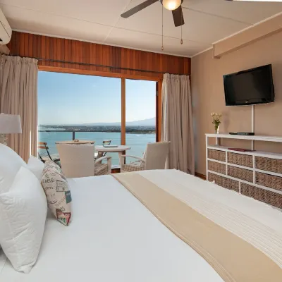 18 on Kloof Guest House Hotels near Voortrekker Park Resorts Strand