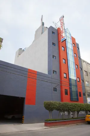 Hotel Ancona - Adults Only Отели рядом со станцией Autobuses Poniente Station