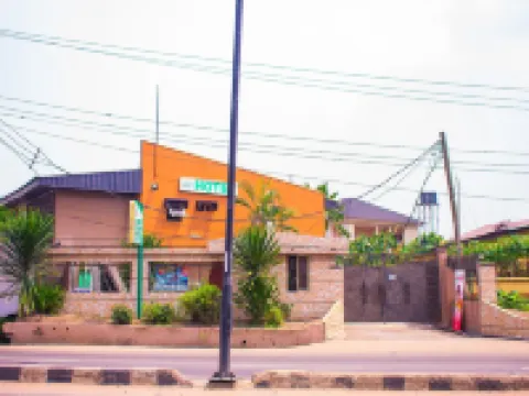 Divine Fountain Agidingbi โรงแรมในOjodu