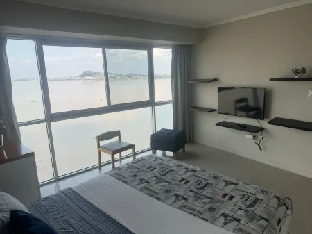 River View Suites Puerto Santa Ana GYE Отели в г. Дуран