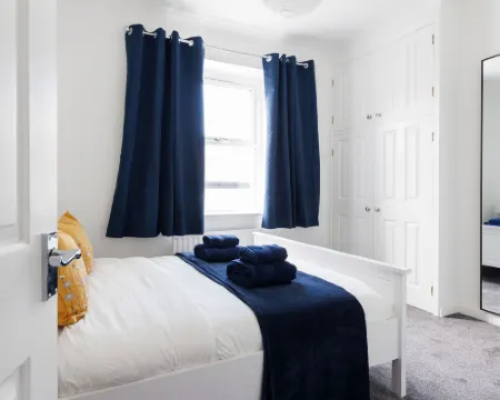 Two bed Apartment With Sea Views in Bognor Regis Hotels in Bognor Regis