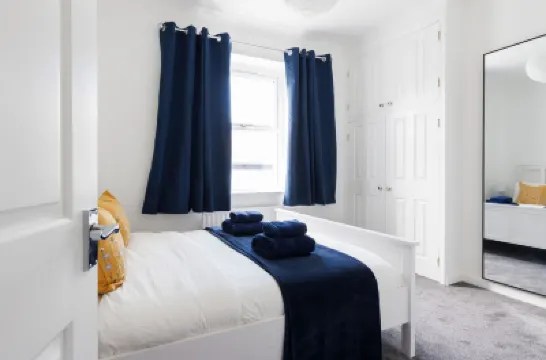 Two bed Apartment With Sea Views in Bognor Regis Hotels in 