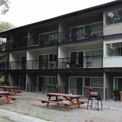 Okanagan Royal Park Inn by Elevate Rooms Hotel Exterior