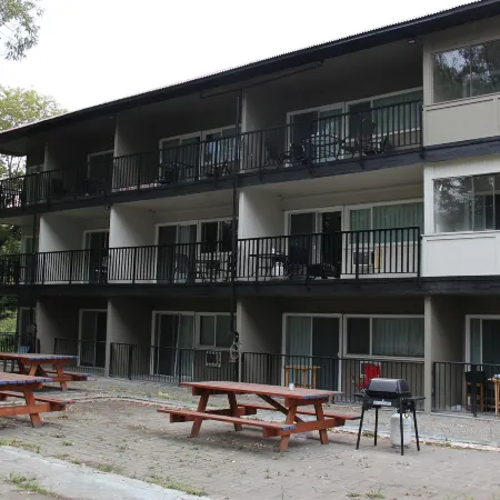 Okanagan Royal Park Inn by Elevate Rooms