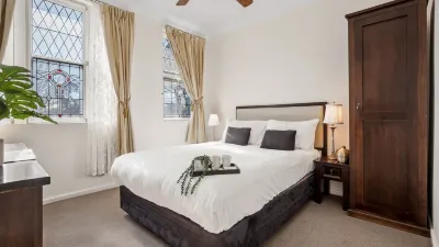 The Metropole Guesthouse Hotels near Bridal Veil Falls Track