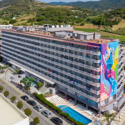 Htop Olympic #HtopEnjoy Hotels near Platja de les Roques