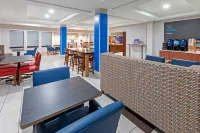 Holiday Inn Express & Suites Lafayette-South